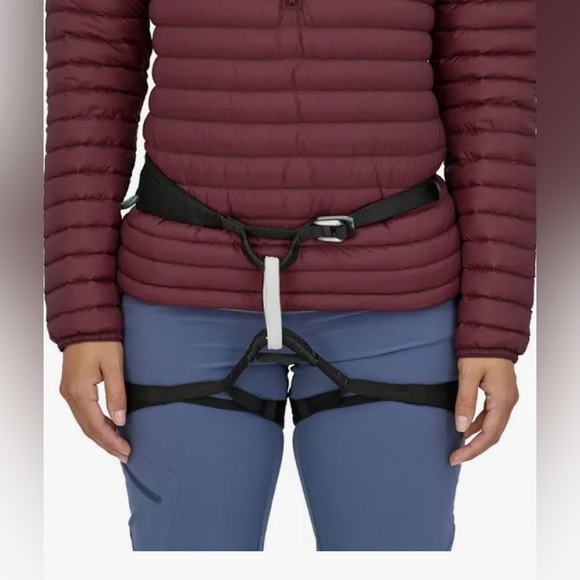 NWOT $249 Patagonia Women’s AlpLight Down Pullover, Dark Ruby - XS - Picture 7 of 7